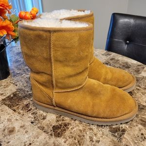 Koolaburra Uggs Size 8.5